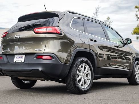 Used 2015 Jeep Cherokee Latitude w/ Comfort/Convenience Group AWD/4WD image 21