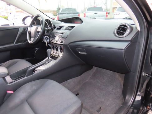 Used 2011 MAZDA MAZDA3 i Sport image 16