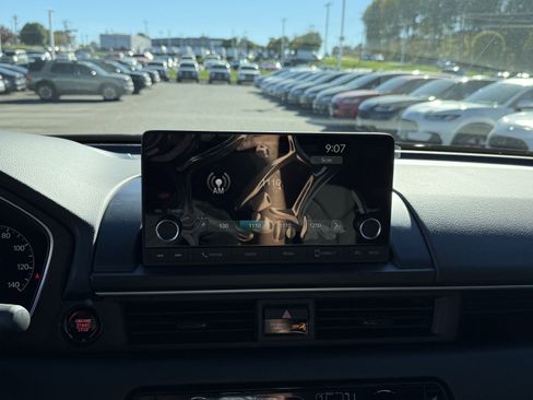 New 2025 Honda Pilot Sport image 18