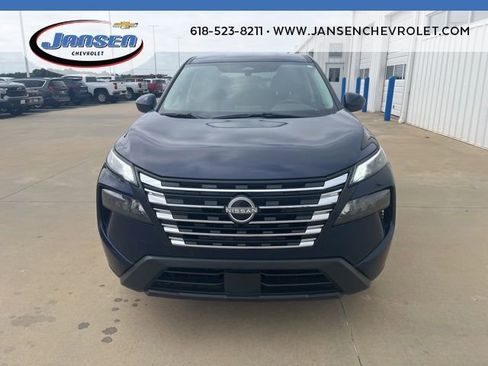 Used 2025 Nissan Rogue SV FWD image 2