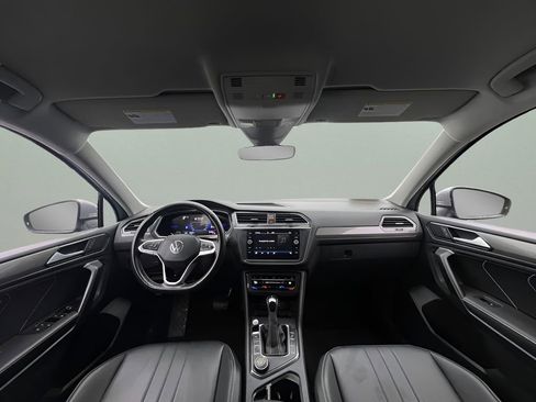 Used 2023 Volkswagen Tiguan SE image 19