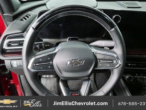 Certified 2024 Chevrolet Traverse Z71 w/ Enhanced Driving Package AWD/4WD image 9