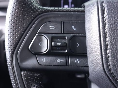 Used 2025 Toyota Tacoma SR5 image 13