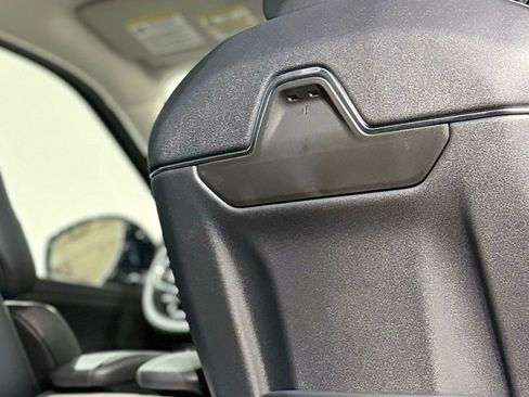 New 2026 Lincoln Navigator Premiere AWD/4WD image 81