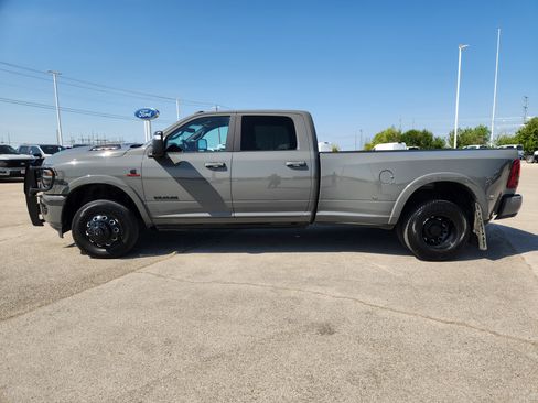 Used 2025 RAM 3500 Limited AWD/4WD image 4