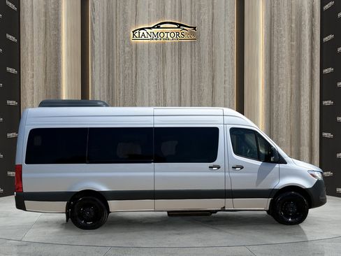 Used 2024 Mercedes-Benz Sprinter 2500 image 8
