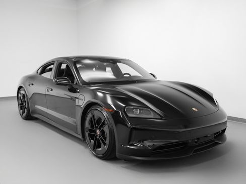 New 2026 Porsche Taycan image 10