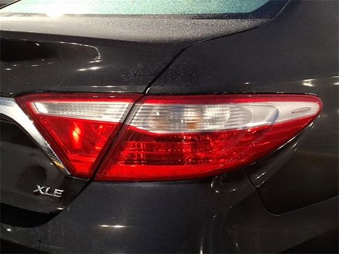 Used 2016 Toyota Camry XLE image 15