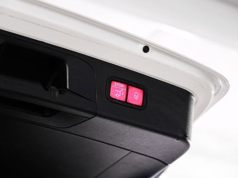 Used 2022 Mercedes-Benz GLC 300 w/ AMG Line image 59