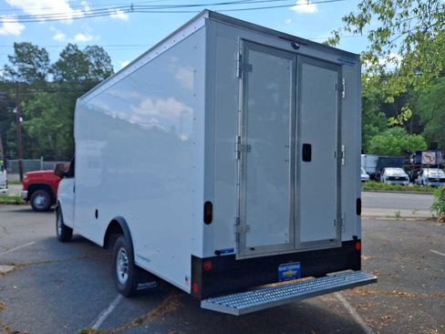 New 2025 Chevrolet Express 3500 w/ Power Convenience Package image 4