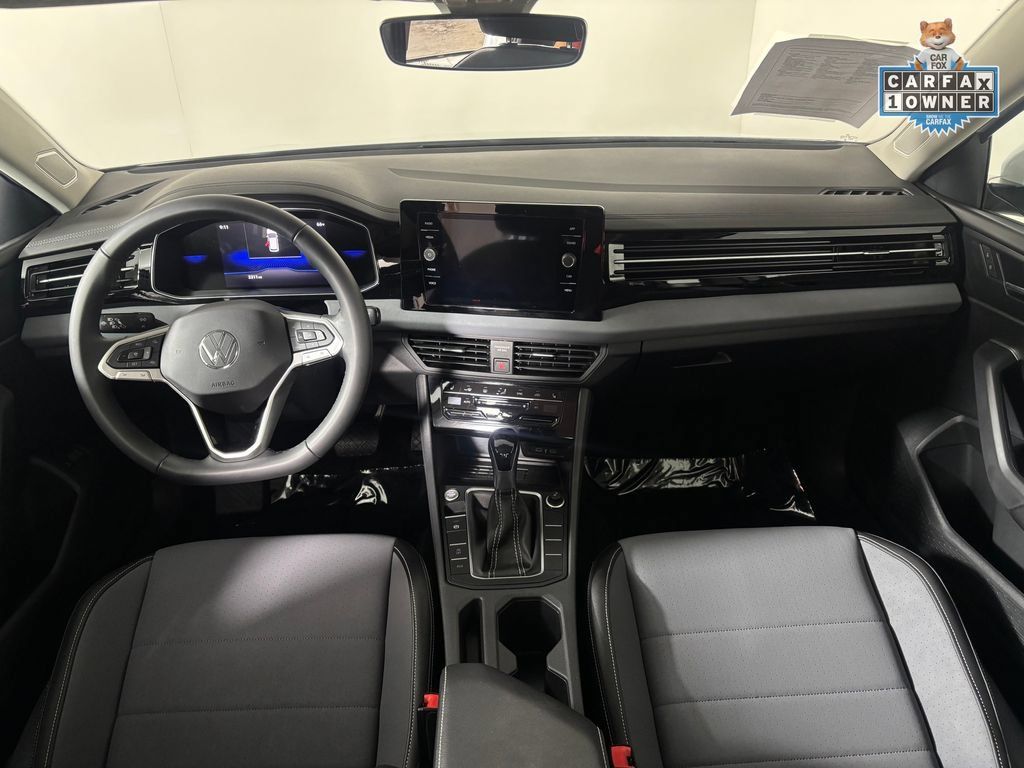 Used 2026 Volkswagen Jetta SE FWD image 14