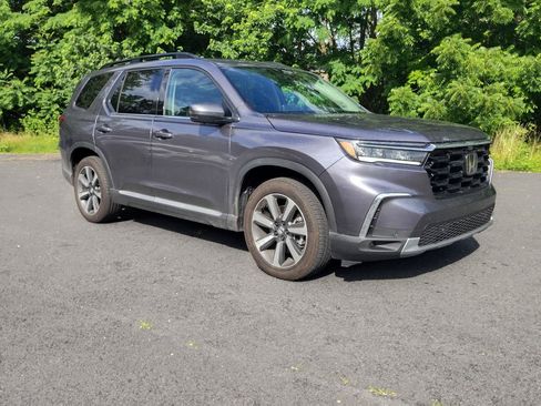 Used 2025 Honda Pilot Elite image 12