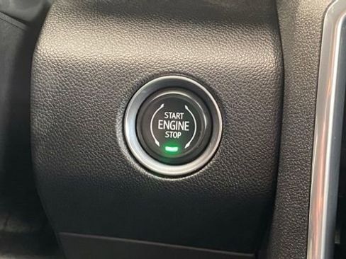 Used 2025 GMC Acadia Elevation image 41