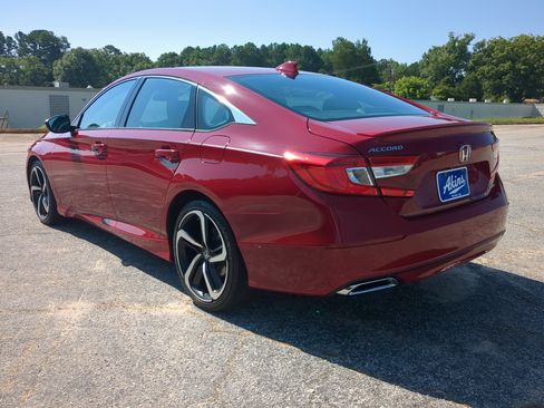 Used 2018 Honda Accord Sport image 5