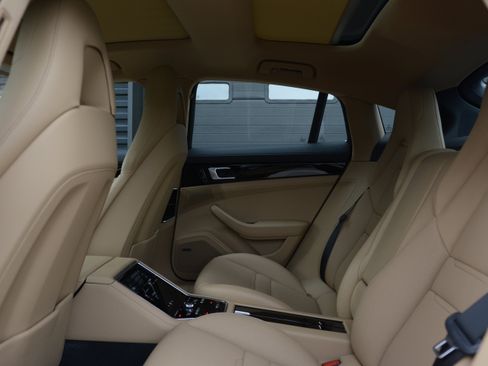Certified 2019 Porsche Panamera 4 AWD/4WD image 30