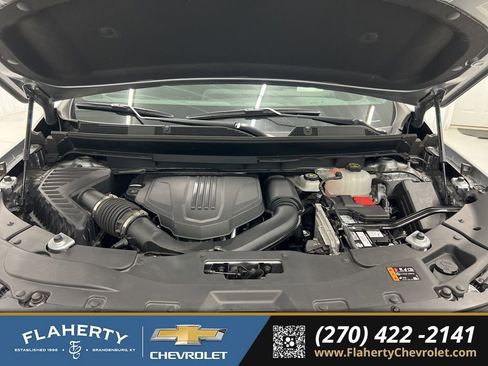 Used 2025 Chevrolet Traverse LT image 16