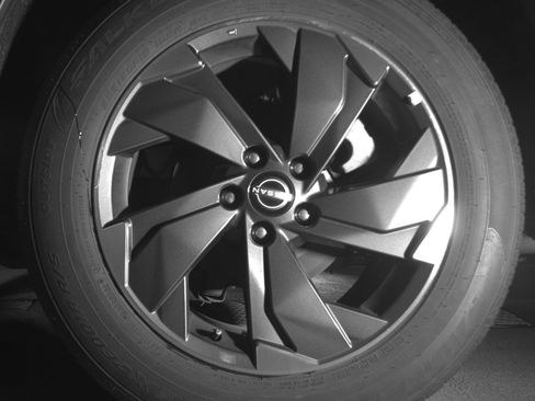 Used 2025 Nissan Rogue SV FWD image 14