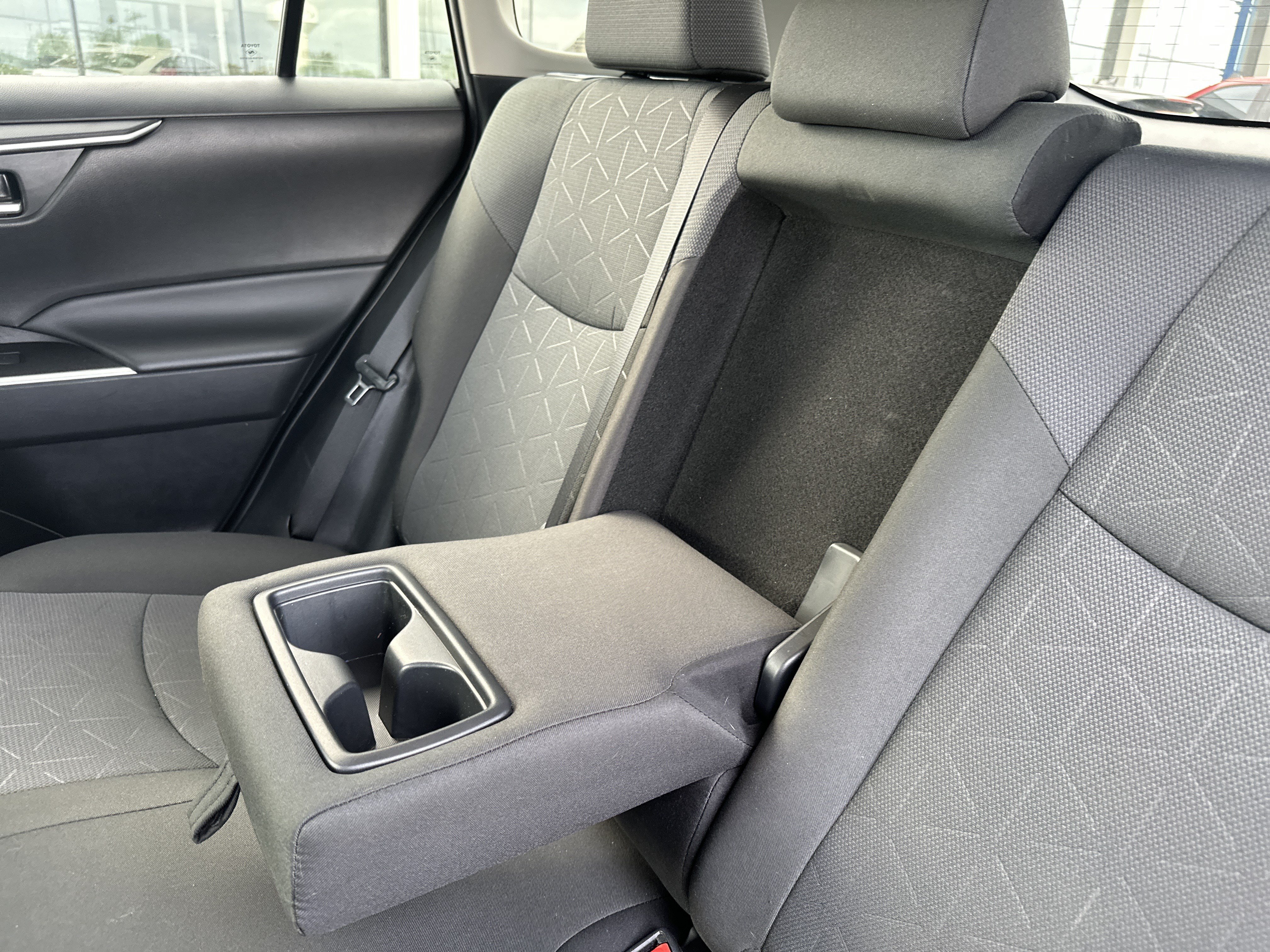 Used 2025 Toyota RAV4 XLE AWD/4WD image 25