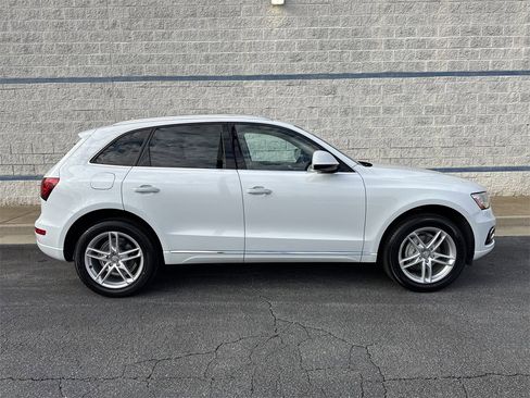 Used 2017 Audi Q5 2.0T Premium Plus image 8