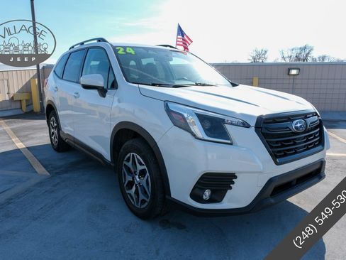 Used 2024 Subaru Forester Premium AWD/4WD image 2