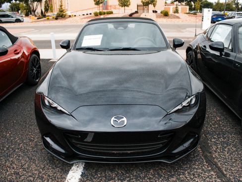 New 2026 MAZDA MX-5 Miata Club w/ Interior Package RWD image 2