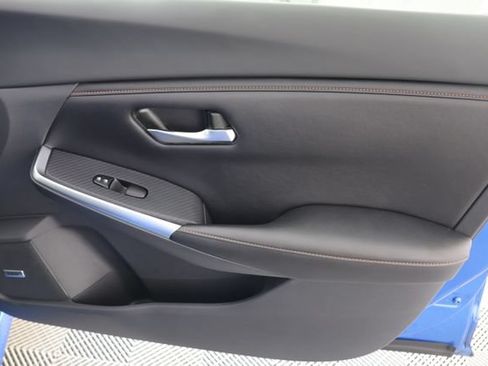 Used 2023 Nissan Sentra SR w/ SR Premium Package FWD image 26
