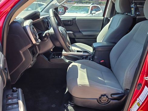 Used 2019 Toyota Tacoma SR5 RWD image 23