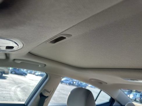 Used 2018 Hyundai Elantra Value Edition FWD image 28