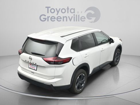 Used 2025 Nissan Rogue SV FWD image 15