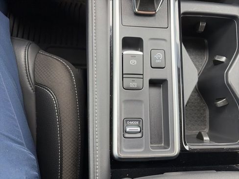 Certified 2024 Nissan Pathfinder SL image 18