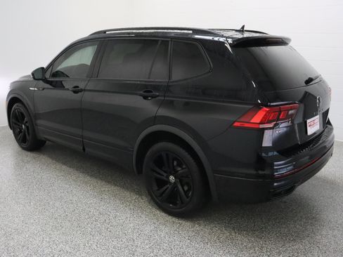 Used 2024 Volkswagen Tiguan SE R-Line FWD image 9