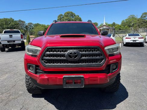 Used 2017 Toyota Tacoma TRD Sport w/ Tow Package (A/T) AWD/4WD image 5