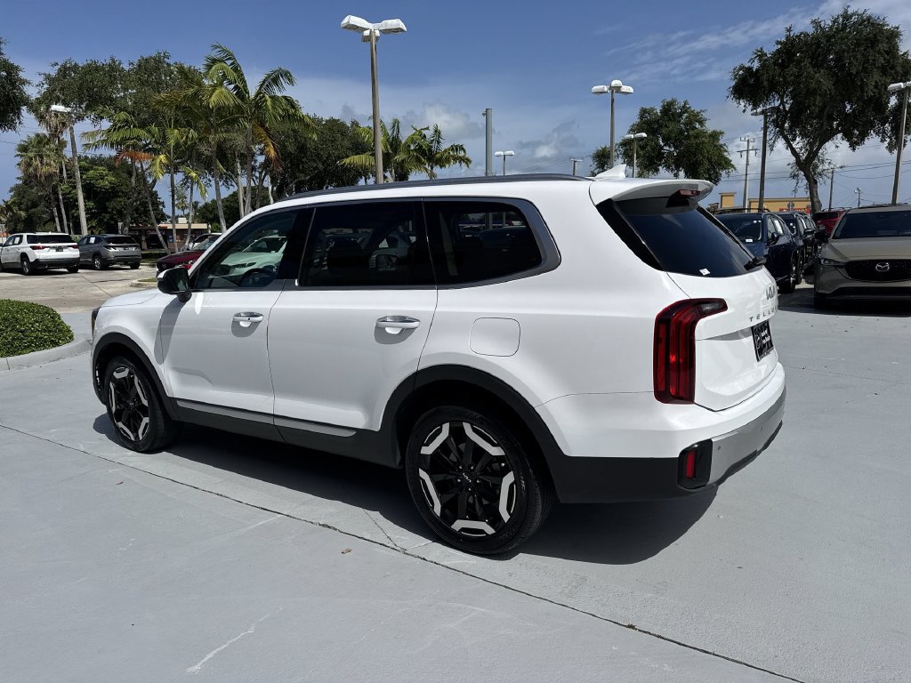 Used 2024 Kia Telluride S FWD image 12