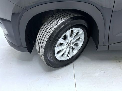 Used 2025 Toyota Grand Highlander AWD image 24