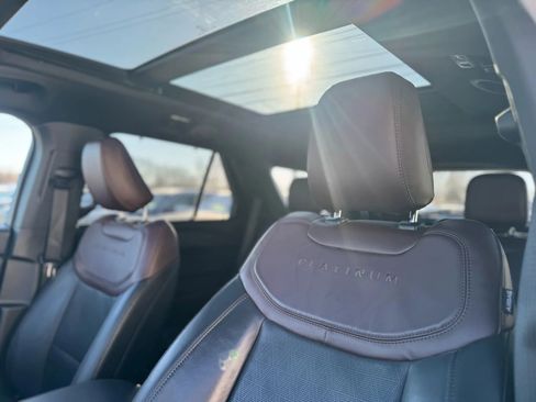 Used 2022 Ford Explorer Platinum w/ Equipment Group 601A image 12