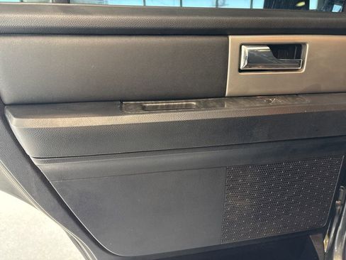 Used 2017 Ford Expedition Limited w/ Equipment Group 301A RWD image 18