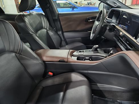 Used 2023 Toyota Crown AWD/4WD image 10