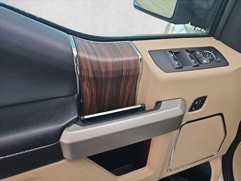 Used 2016 Ford F150 Lariat image 15