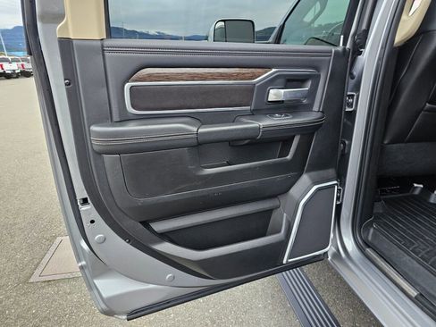 Used 2020 RAM 3500 Laramie image 12