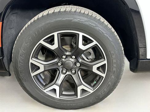 Used 2023 Jeep Wagoneer Series III w/ Preferred Equipment Group image 8