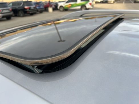 Certified 2024 Hyundai Venue SEL image 35