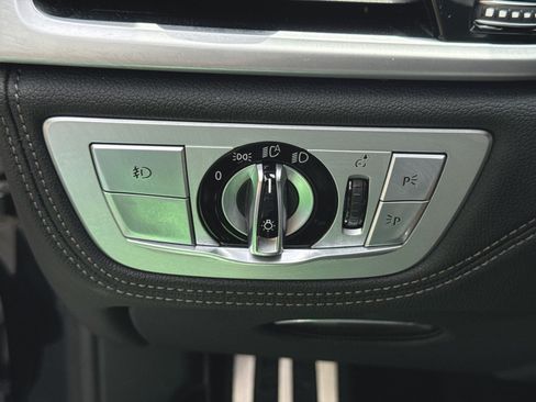Used 2019 BMW 750i xDrive w/ Executive Package AWD/4WD image 21