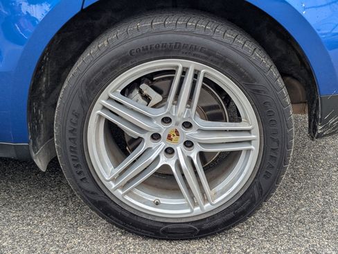 Used 2017 Porsche Macan S image 26