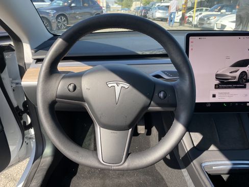 Used 2023 Tesla Model 3 Standard Range RWD image 12