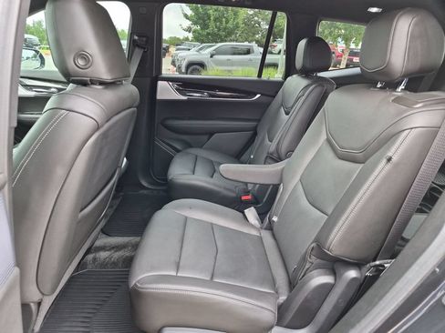 Used 2020 Cadillac XT6 Premium Luxury FWD image 36