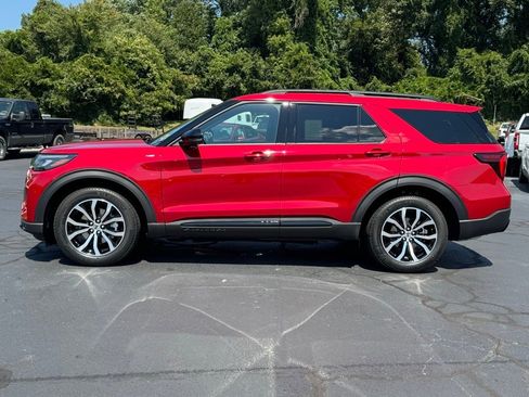 New 2025 Ford Explorer ST-Line image 3