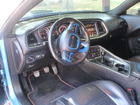 Used 2016 Dodge Challenger R/T Scat Pack RWD image 7