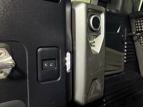 Certified 2024 Land Rover Defender 110 SE image 20