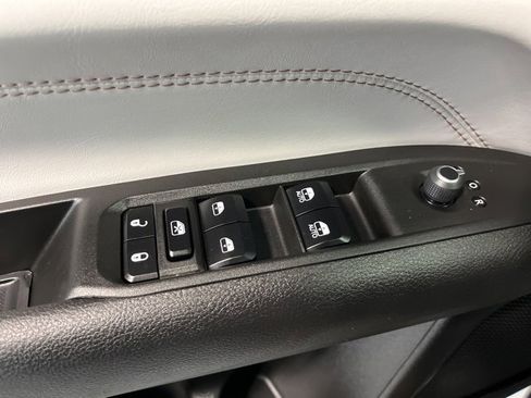 Certified 2024 Jeep Compass Limited image 15