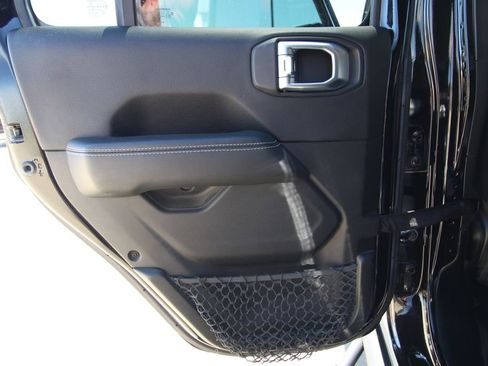 Used 2019 Jeep Wrangler Unlimited Sahara w/ Dual Top Group AWD/4WD image 41